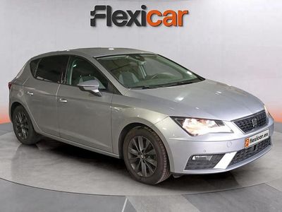 Usado Seat Leon Style 130 CV (95 kW) 2020 Gris Berlina