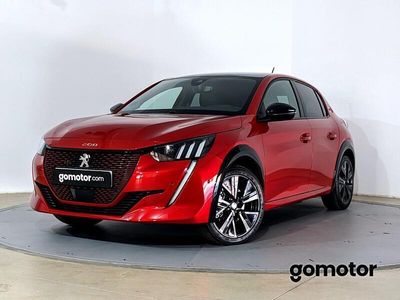 Rojo Usado 2023 Peugeot e-208 GT Utilitario | 35.990 €