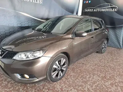 Usado Nissan Pulsar Acenta 110 CV (80 kW) 2015 Beige Utilitario
