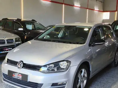 Usado VW Golf VII Business 110 CV (80 kW) 2016 Gris / plata Berlina