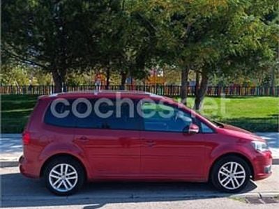 Usado VW Touran Edition 105 CV (77 kW) 2012 Rojo Monovolumen