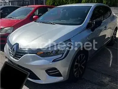 Begagnad Renault Clio V Techno 100 HK (73 kW) 2023 Grå Sedan