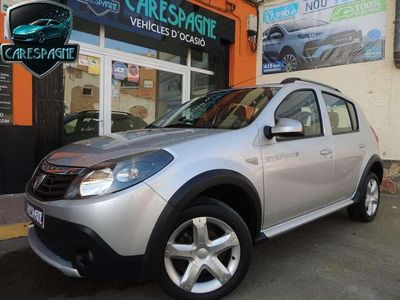 Usado Dacia Sandero Stepway 85 CV (62 kW) 2012 Gris Utilitario