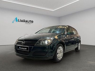 Usado Opel Astra Essentia 90 CV (66 kW) 2004 Verde Berlina