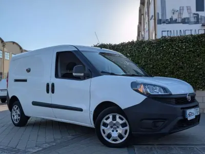 Usado Fiat Doblò 120 CV (88 kW) 2021 Blanco Monovolumen