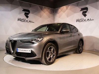 Usado Alfa Romeo Stelvio Sprint 190 CV (139 kW) 2020 Gris / plata SUV