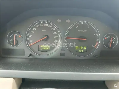 Usado Volvo XC90 Momentum 163 CV (119 kW) 2005 Negro SUV