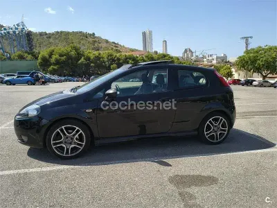 Usado Fiat Grande Punto Sport 120 CV (88 kW) 2007 Negro Utilitario
