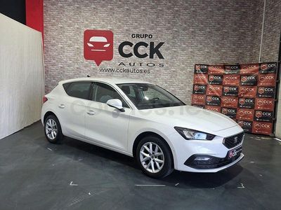 Używany Seat Leon XCELLENCE 130 KM (95 kW) 2021 Biały Sedan/Limuzyna