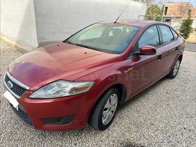 Usado Ford Mondeo Ambiente 125 CV (91 kW) 2008 Granate Berlina