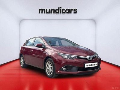 Usado Toyota Auris Hybrid Active 136 CV (100 kW) 2017 Rojo Berlina