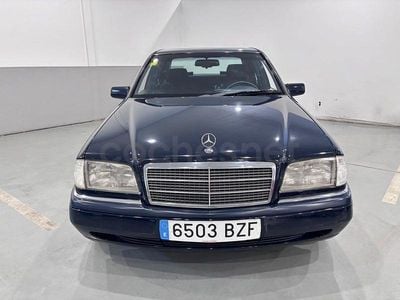 Używany Mercedes C220 Elegance 150 KM (110 kW) 1996 Niebieski Sedan/Limuzyna