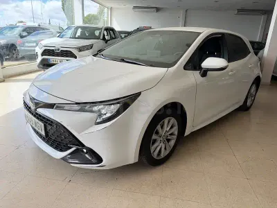 Usado Toyota Corolla Active 140 CV (102 kW) 2023 Blanco Berlina