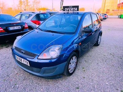 Usado Ford Fiesta Ambiente 68 CV (50 kW) 2008 Negro Utilitario