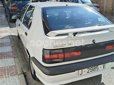 Usado Renault R9 93 CV (68 kW) 1994 Blanco Berlina