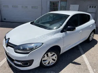 Usado Renault Mégane III Life 115 CV (84 kW) 2015 Blanco Berlina