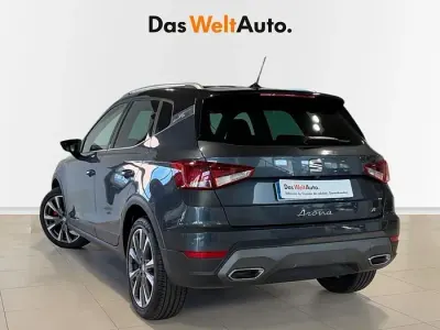 Usado Seat Arona FR 115 CV (84 kW) 2025 Gris SUV
