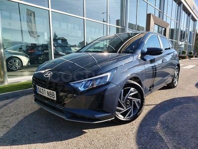 Usado Hyundai i20 100 CV (73 kW) 2025 Gris / plata Utilitario