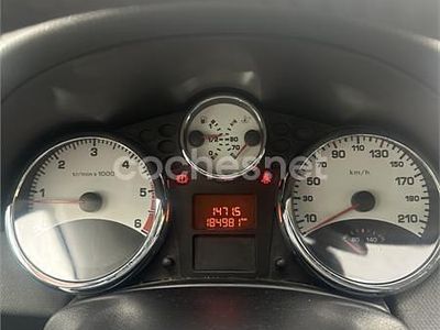 Usado Peugeot 207 90 CV (66 kW) 2007 Gris / plata Berlina