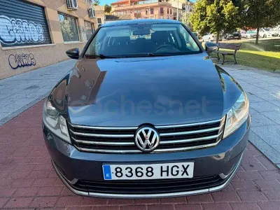 Usado VW Passat 105 CV (77 kW) 2011 Gris / plata Familiar