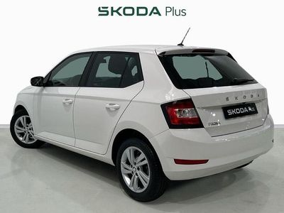 Usado Skoda Fabia Ambition 95 CV (69 kW) 2021 Blanco