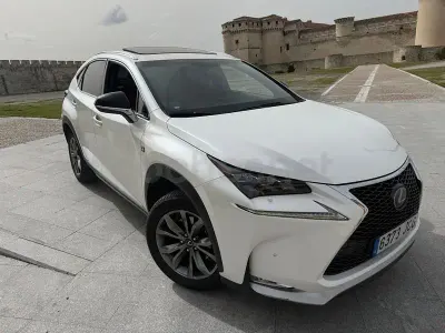 Usado Lexus NX300h Sport Line 197 CV (144 kW) 2015 Blanco SUV