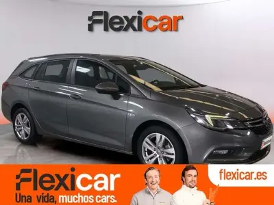 Usado Opel Astra Innovation 150 CV (110 kW) 2019 Gris Familiar