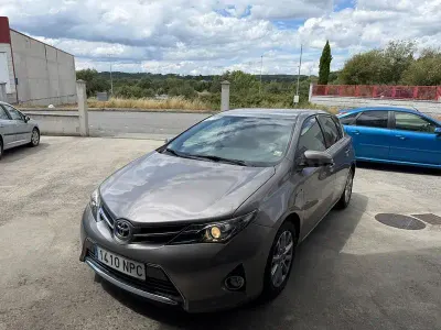 Usado Toyota Auris Hybrid