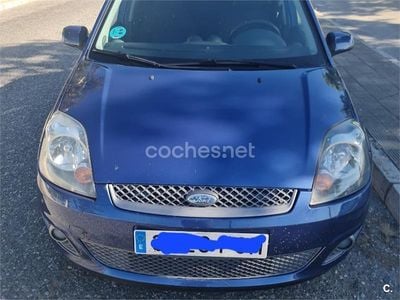 Usado Ford Fiesta Ghia 80 CV (58 kW) 2006 Azul Utilitario