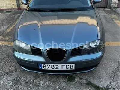 Usado Seat Ibiza Reference 100 CV (73 kW) 2006 Gris / plata Utilitario