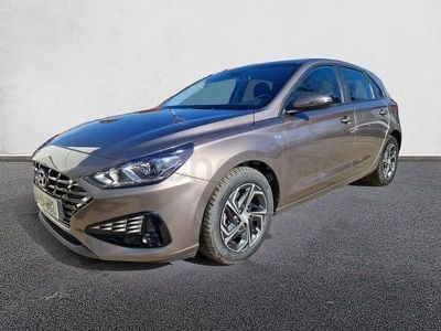 Usado Hyundai i30 120 CV (88 kW) 2022 Gris / plata Berlina