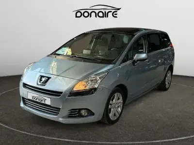 Usado Peugeot 5008 Sport 156 HP (114 kW) 2010 Cinzento Monovolume