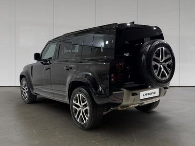 Santorini black Usado 2024 Land Rover Defender SE Dynamic | 87.900 €