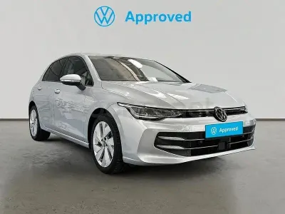 Usado VW Golf VIII 115 CV (84 kW) 2025 Gris / plata Berlina