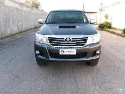 Käytetty Toyota HiLux 150 HP (110 kW) 2017 Harmaa Nouto