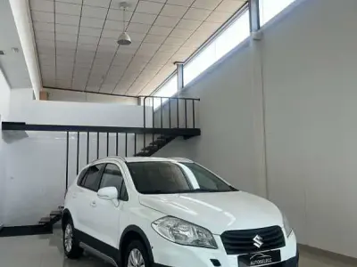 Usado Suzuki SX4 120 CV (88 kW) 2016 Blanco SUV
