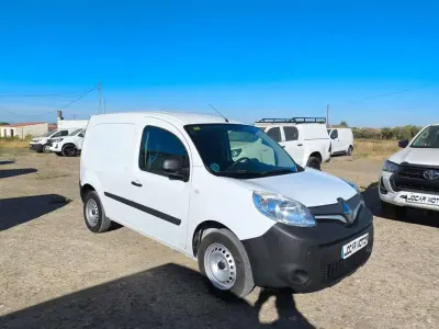 Usado Renault Kangoo 75 CV (55 kW) 2020 Blanco Monovolumen
