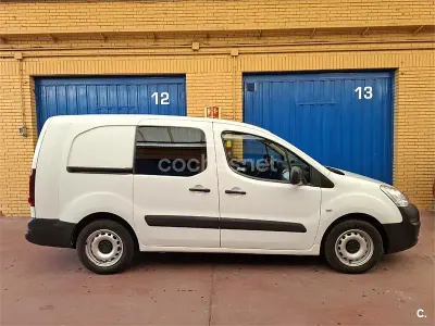 Usado Citroën Berlingo XTR 100 CV (73 kW) 2016 Blanco Monovolumen