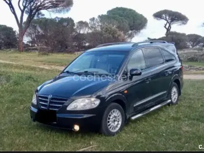 Usado SsangYong Rodius 165 CV (121 kW) 2007 Negro Monovolumen