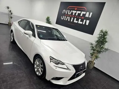 Usado Lexus IS300h Executive Line 223 CV (164 kW) 2014 Blanco Berlina
