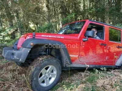 Usado Jeep Wrangler Unlimited Rubicon 177 CV (130 kW) 2008 Rojo SUV