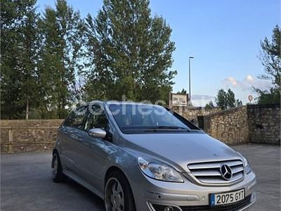Mercedes B200