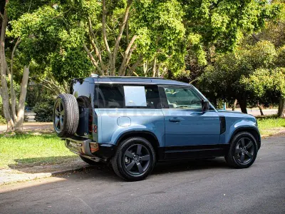 Usado Land Rover Defender HSE 400 CV (294 kW) 2023 Azul SUV