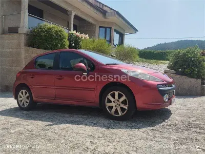 Usado Peugeot 207 Premium 90 CV (66 kW) 2008 Granate Berlina