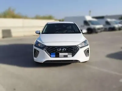 Usado Hyundai Ioniq 105 CV (77 kW) 2022 Blanco Utilitario