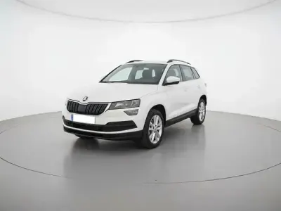 Usado Skoda Karoq Ambition 150 CV (110 kW) 2021 Blanco SUV
