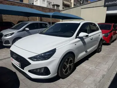 Usado Hyundai i30 120 CV (88 kW) 2022 Blanco Utilitario