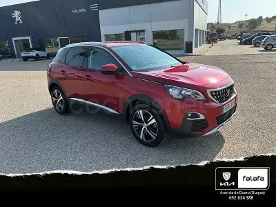 Usado Peugeot 3008 Allure 130 CV (95 kW) 2019 Granate SUV