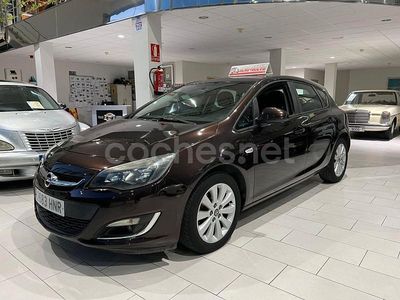 Marrón Usado 2013 Opel Astra Selective Berlina | 6500 € (Precio justo)