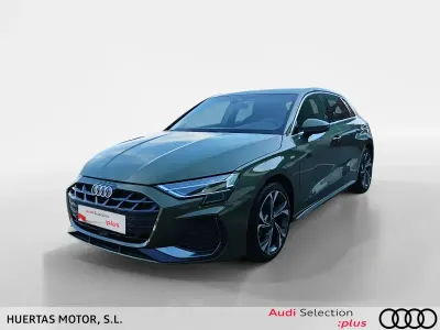 Usado Audi A3 S-Line 204 CV (150 kW) 2025 Verde Berlina